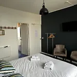 Hotel Papagayo *